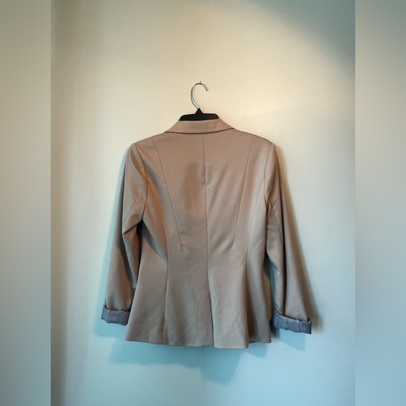 F21 Cotton Blazer with Pinstripe Lining - Picture 5 of 9